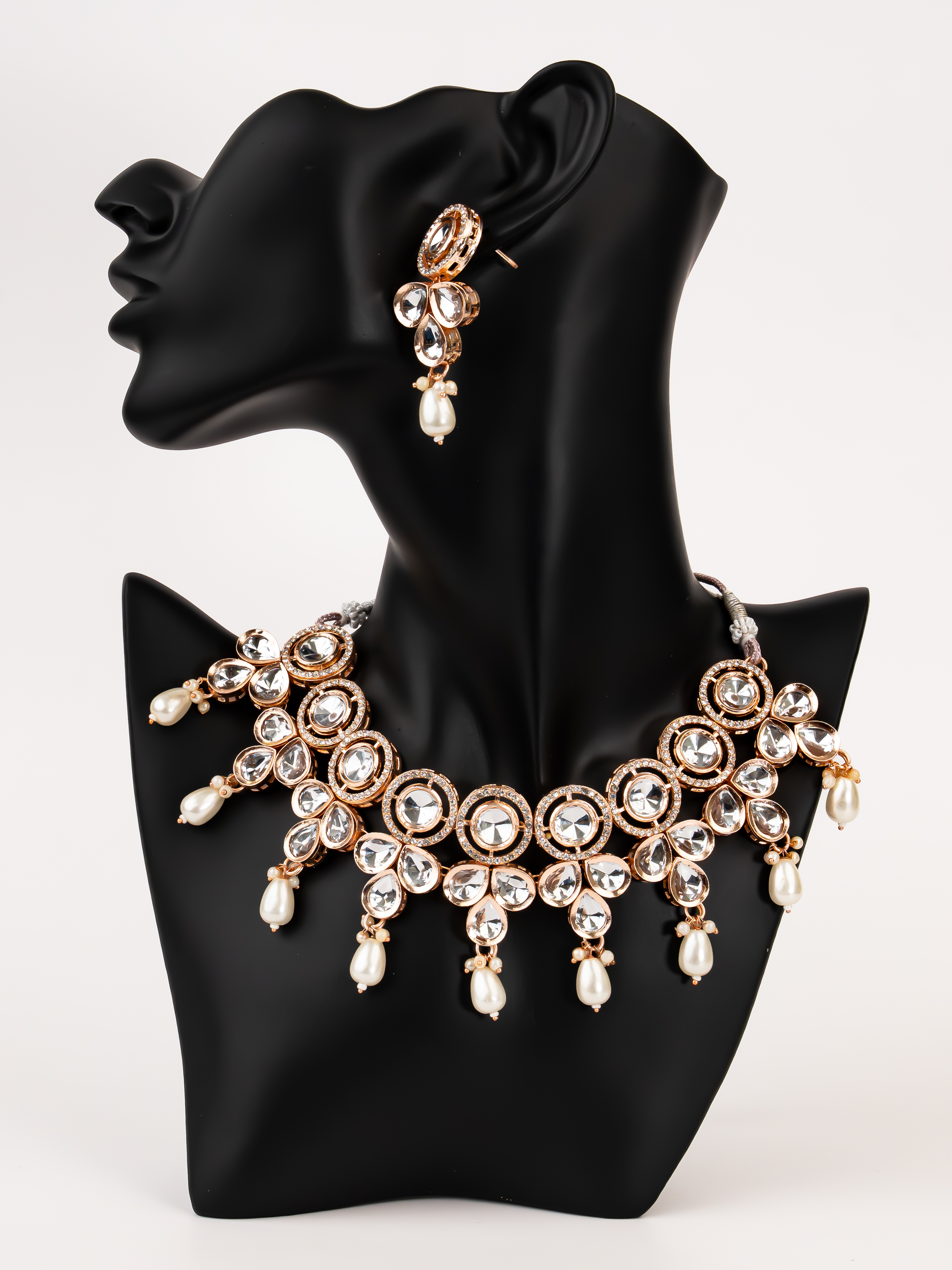 WHITE CORA NECKLACE SET