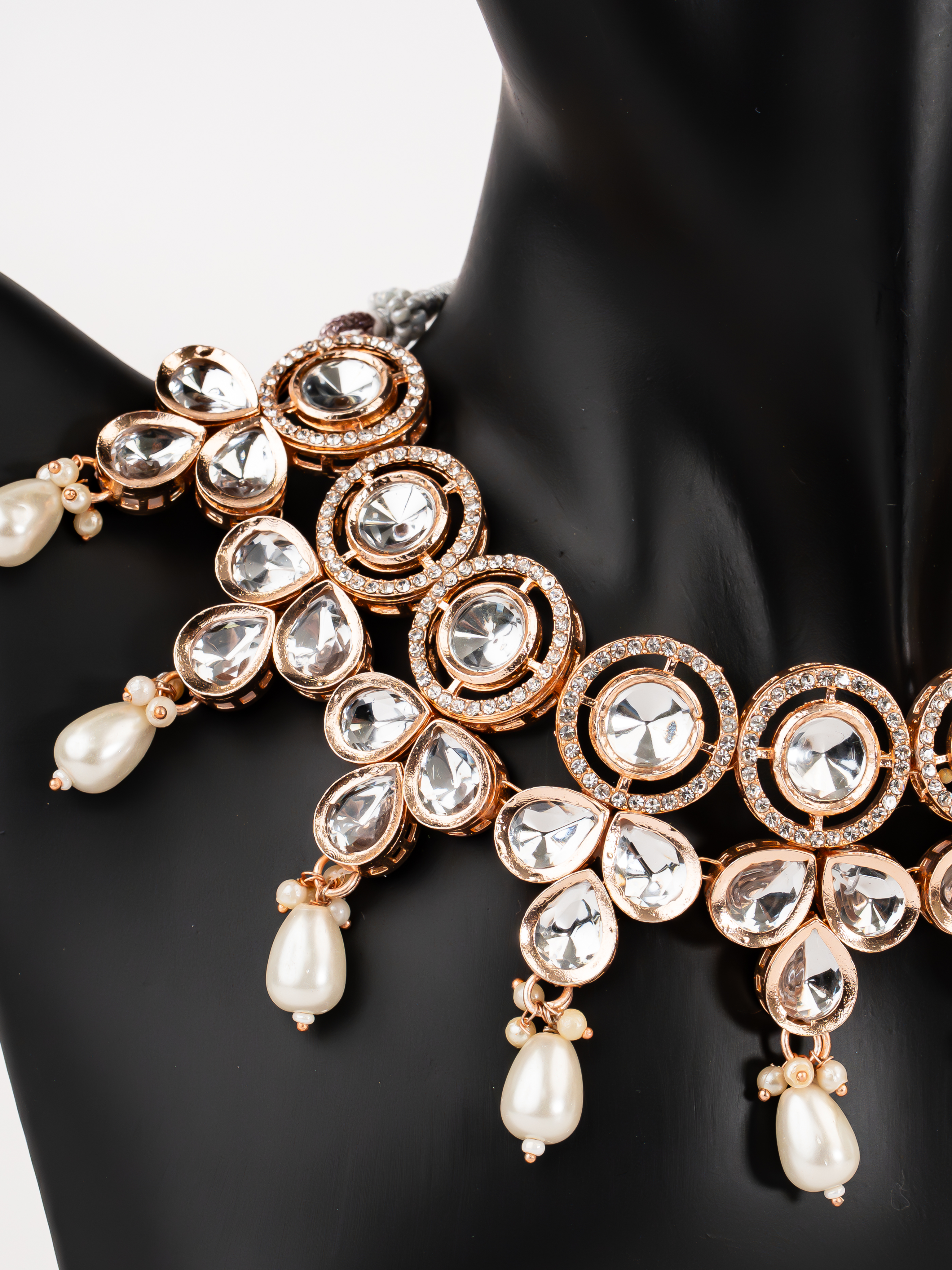 WHITE CORA NECKLACE SET