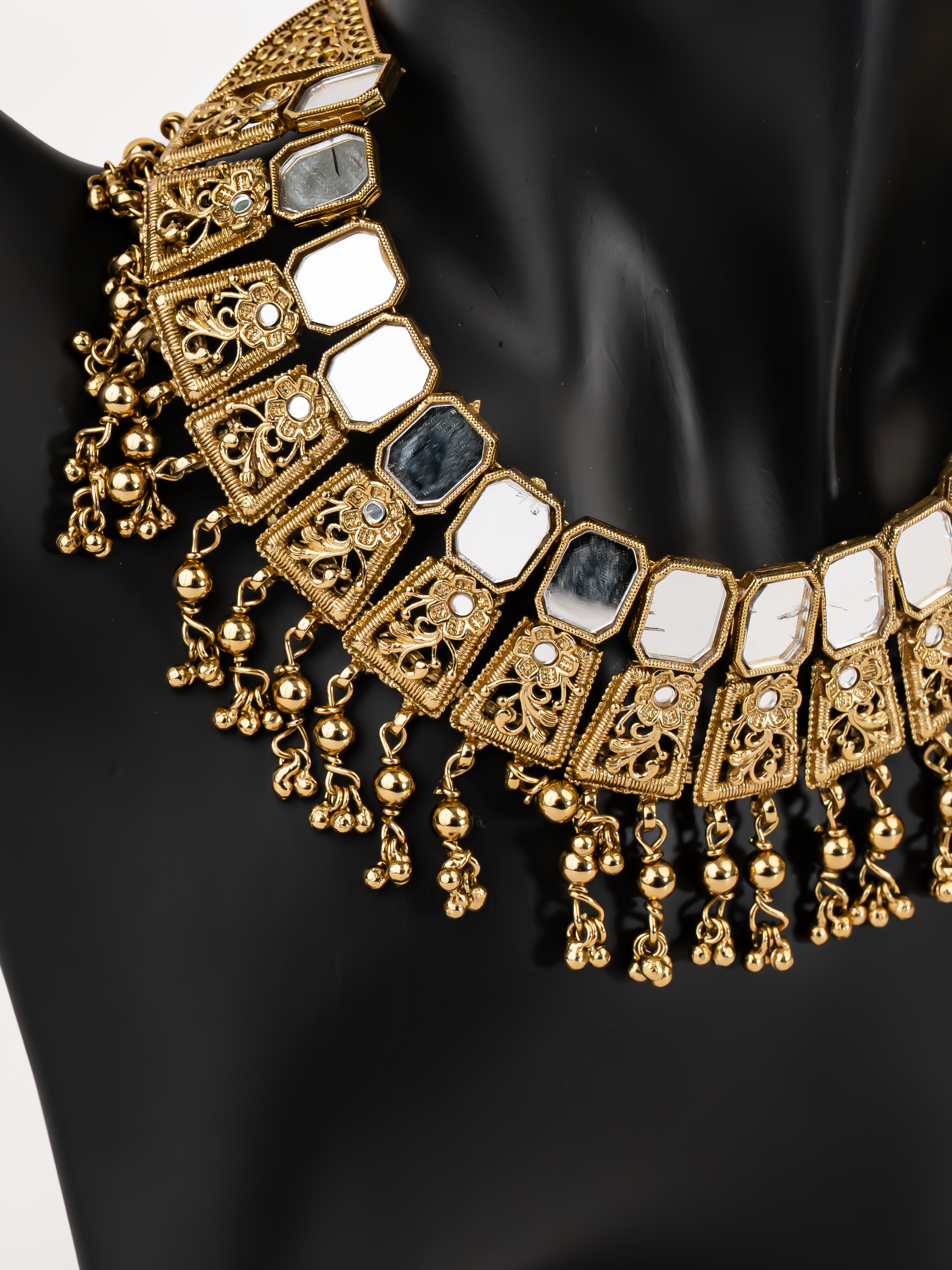 SAHIBA NECKLACE SET