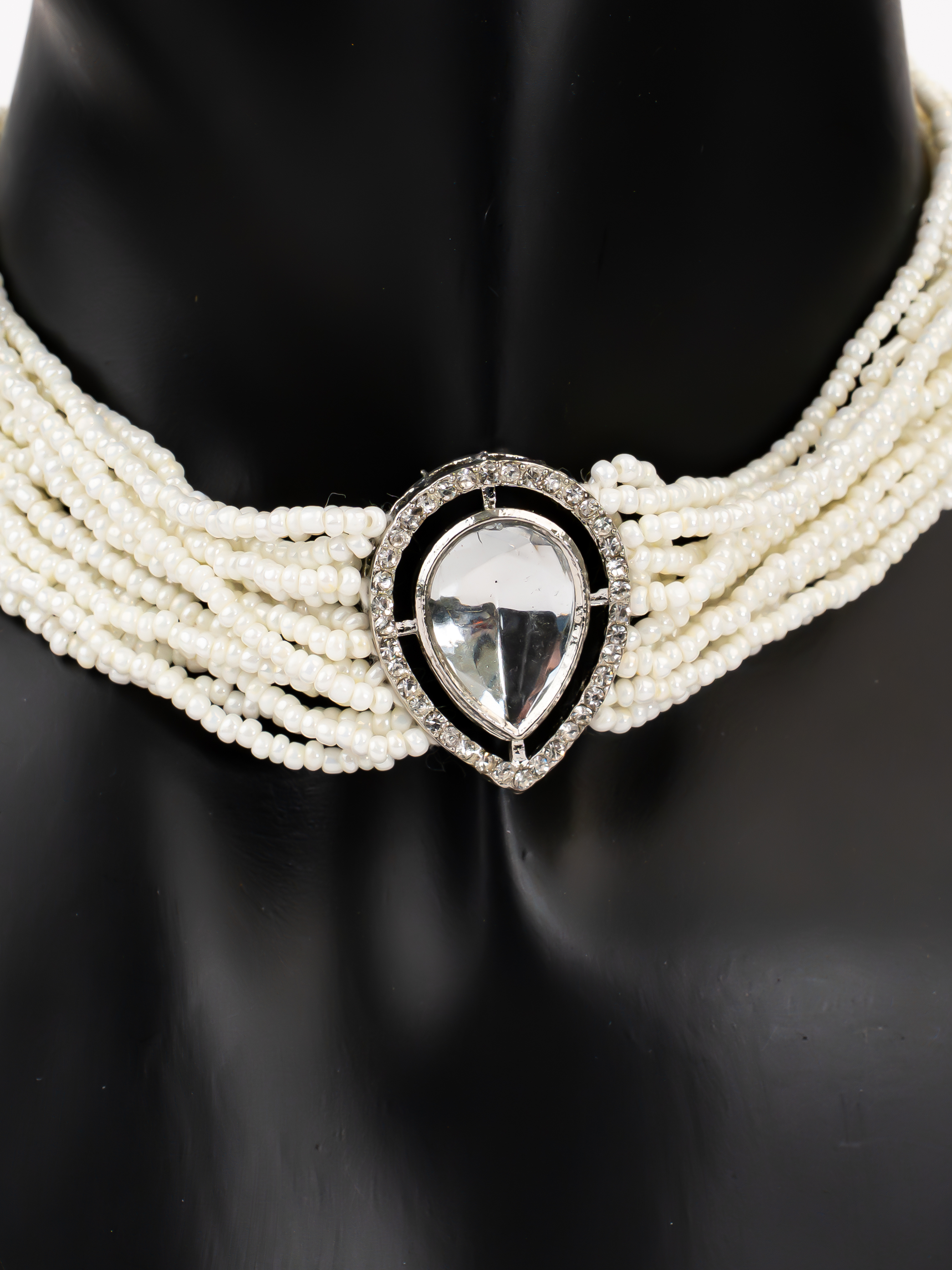INAYA NECKLACE SET