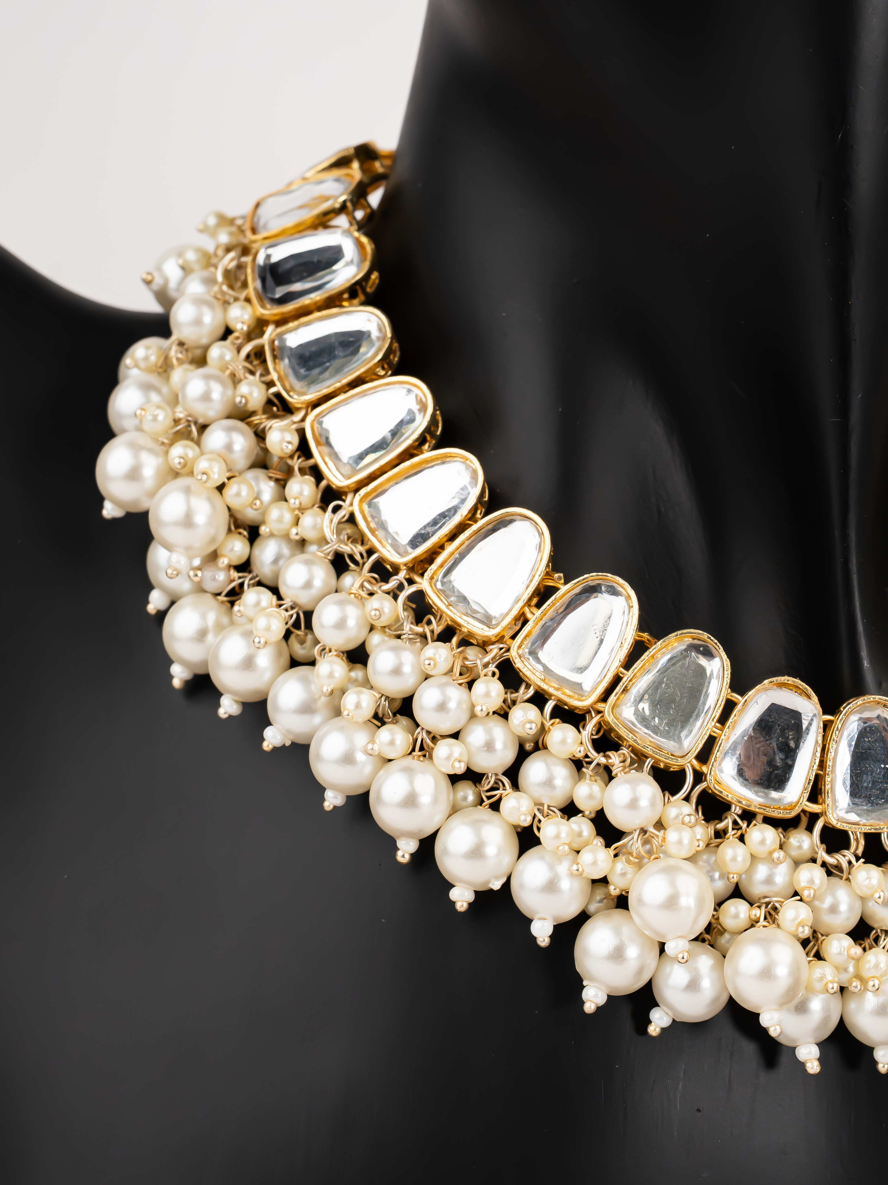 WHITE VIENNA NECKLACE SET