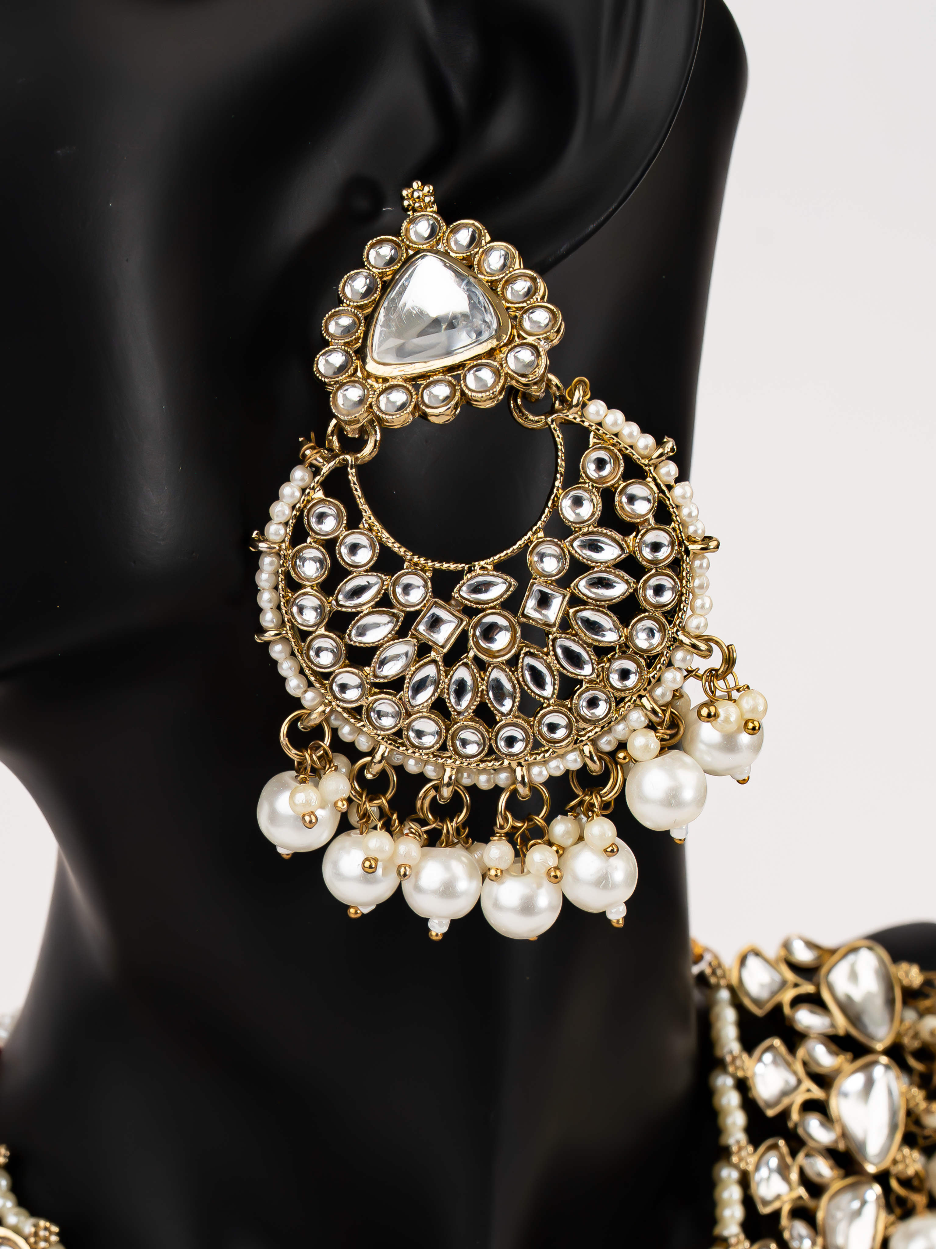 WHITE SANYA NECKLACE SET