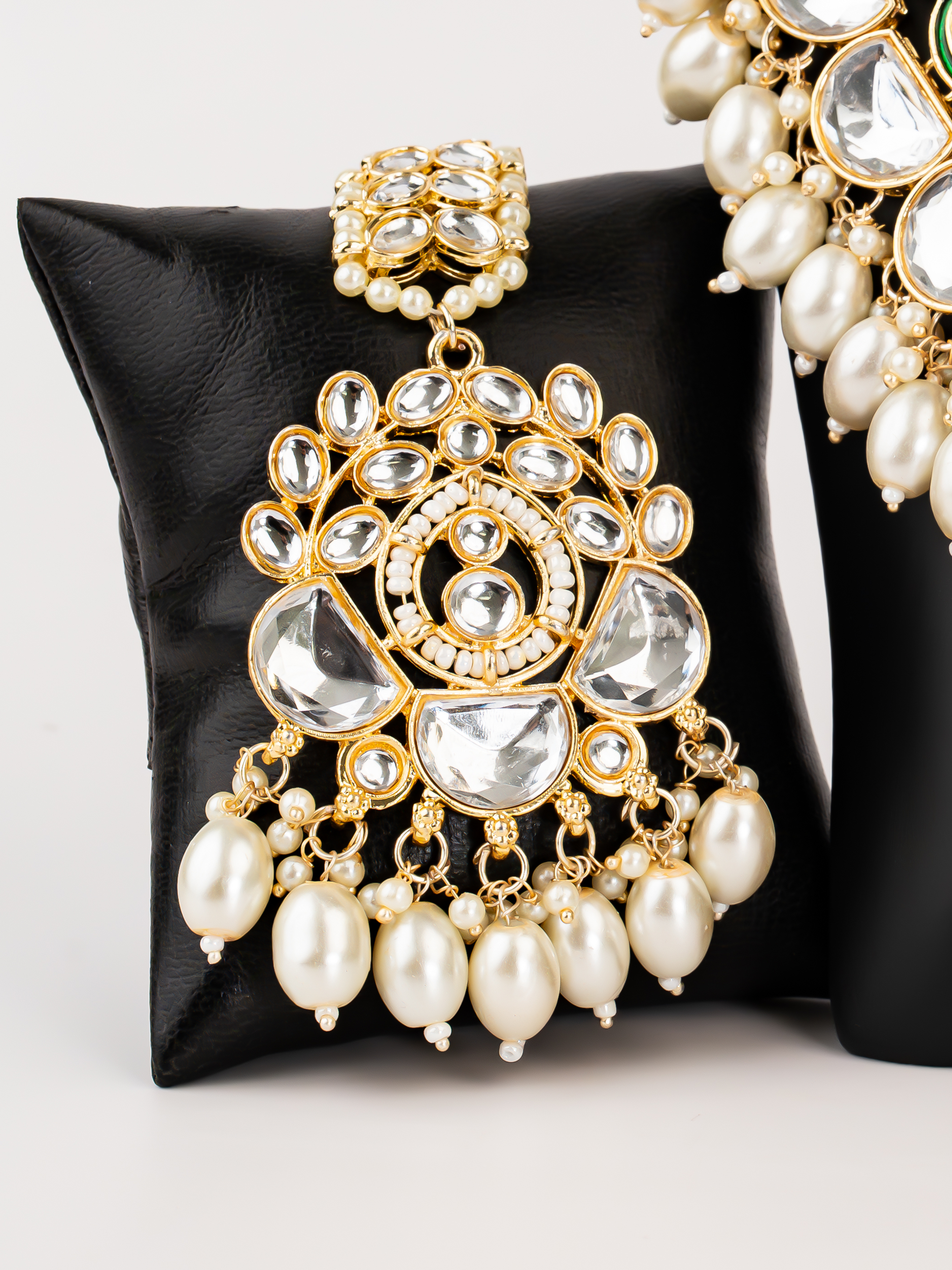 WHITE ISABELLA NECKLACE SET