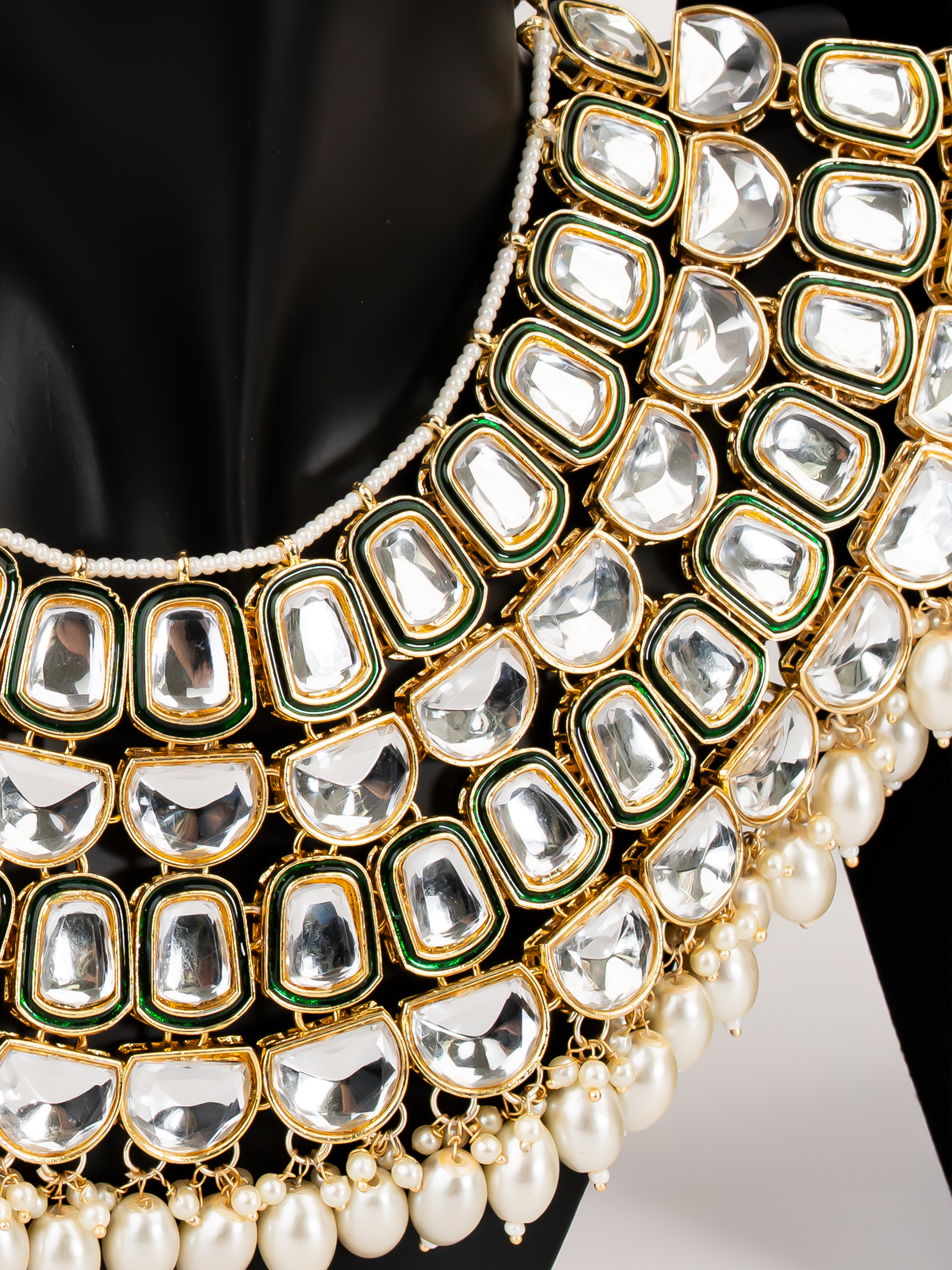 WHITE ISABELLA NECKLACE SET