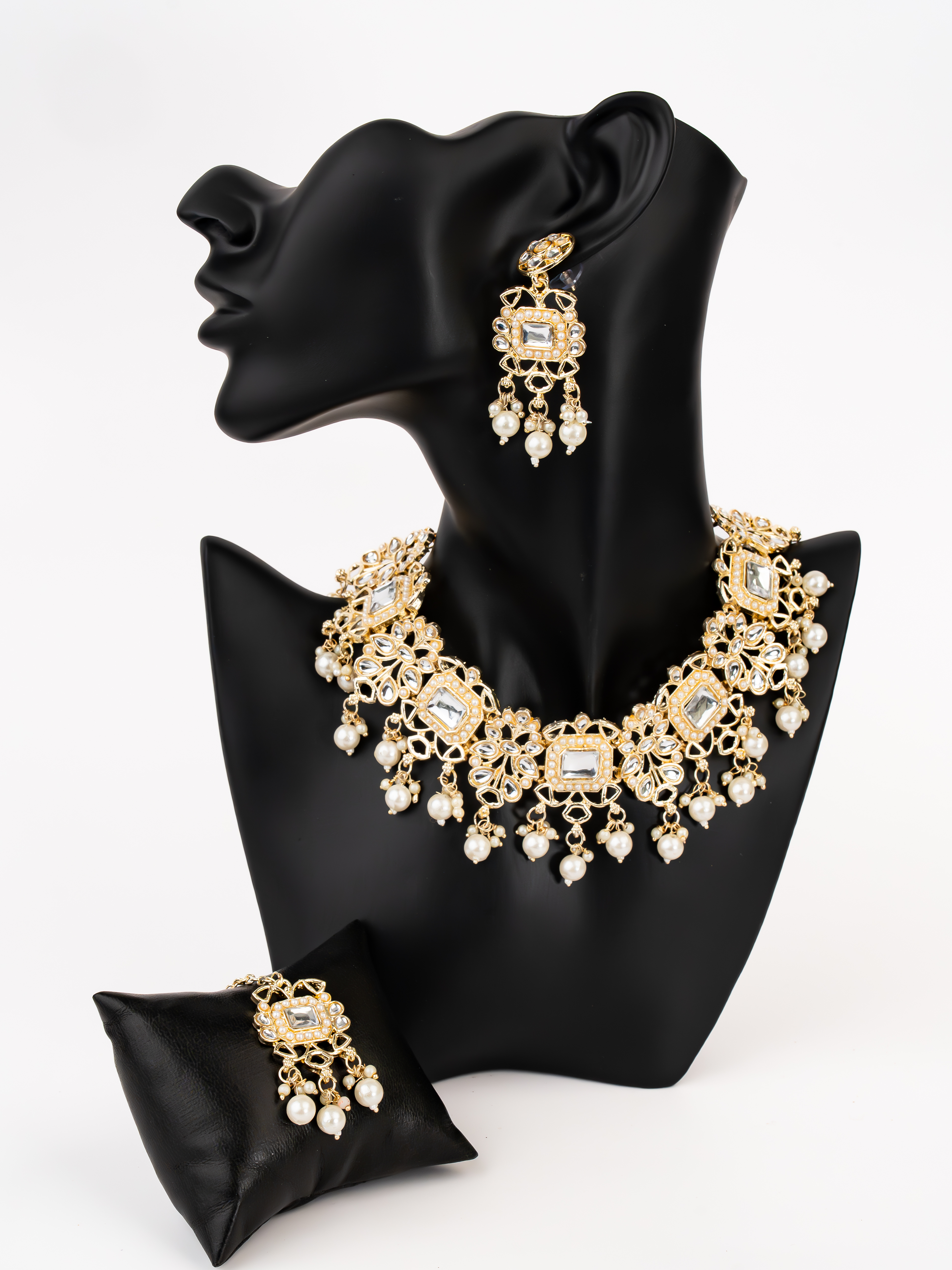 GIA NECKLACE SET
