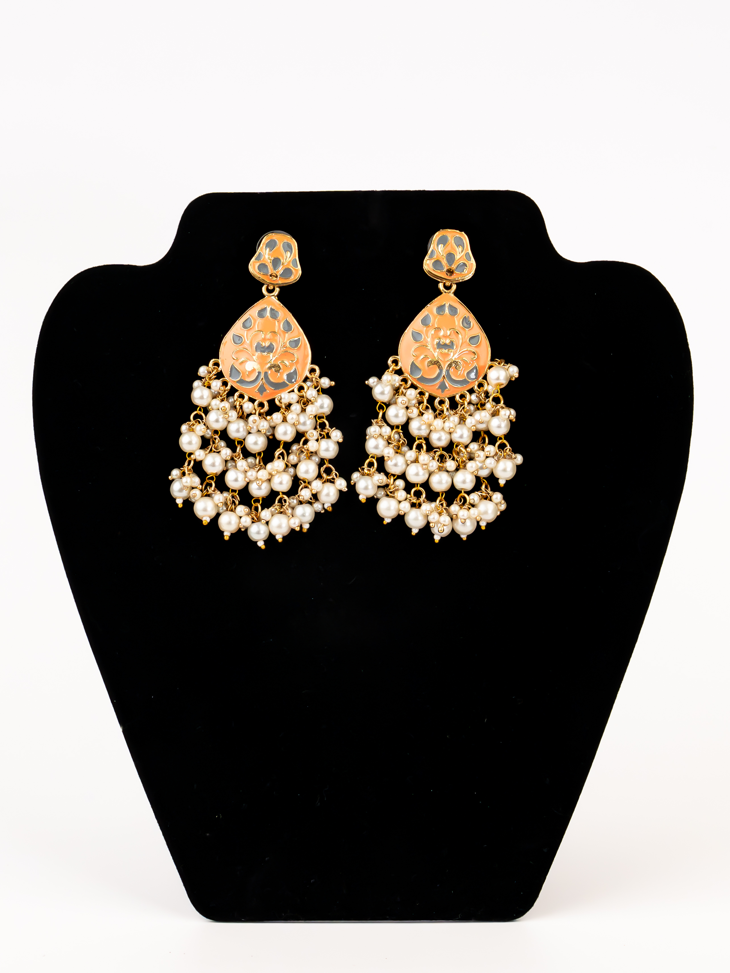 PEACH AMIKA EARRINGS